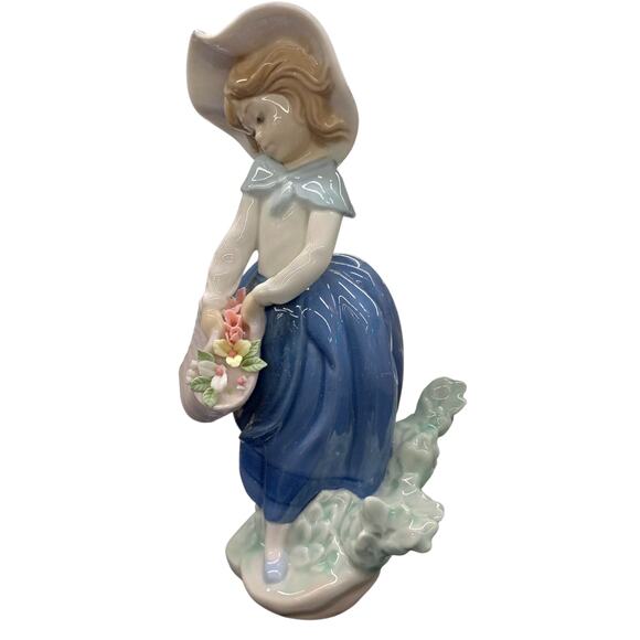 Vintage LLADRO Daisa Made In Spain "Pretty Pickings" Porcelain Figurine - Picture 2 of 6